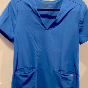 Figs Casma scrub top